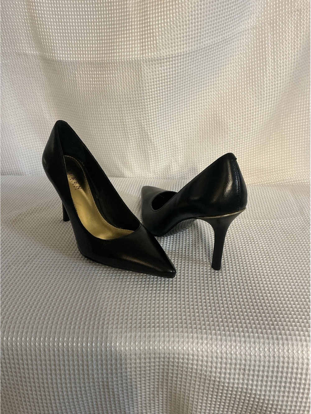 Lauren Ralph Lauren Sarina Black Leather Pointed Toe Stiletto Heels Gold 7.5 B